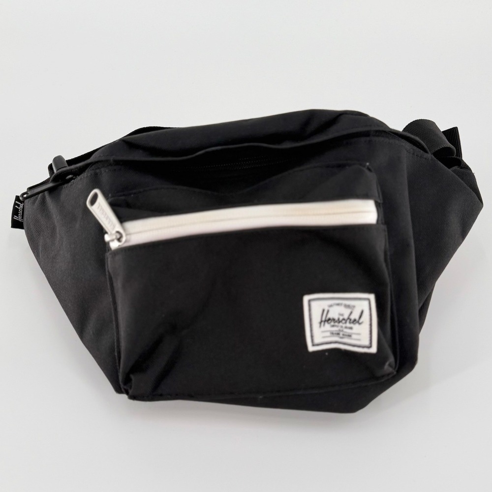 HERSCHEL SUPPLY COMPANY Seventeen Black Hip Pack Waist Bag Fanny Pack Belt Bag